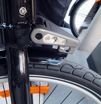 Bixi bike locking mechanism