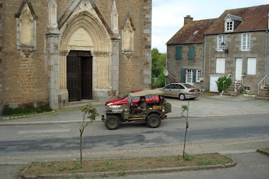 sur la place de l'église