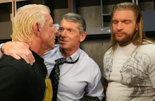 VINCE MCMAHON DICIENDO LO DE SU PELEA A TRIPLE H Y A RIC FLAIR.