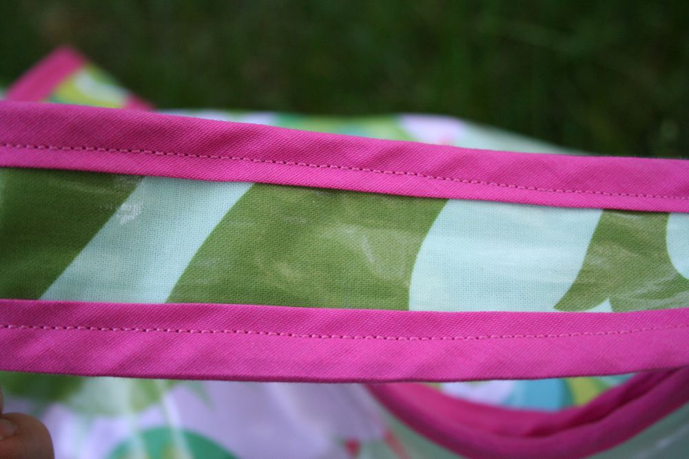 Sew Can Do Laminated Cotton = The Ideal Beach Bag