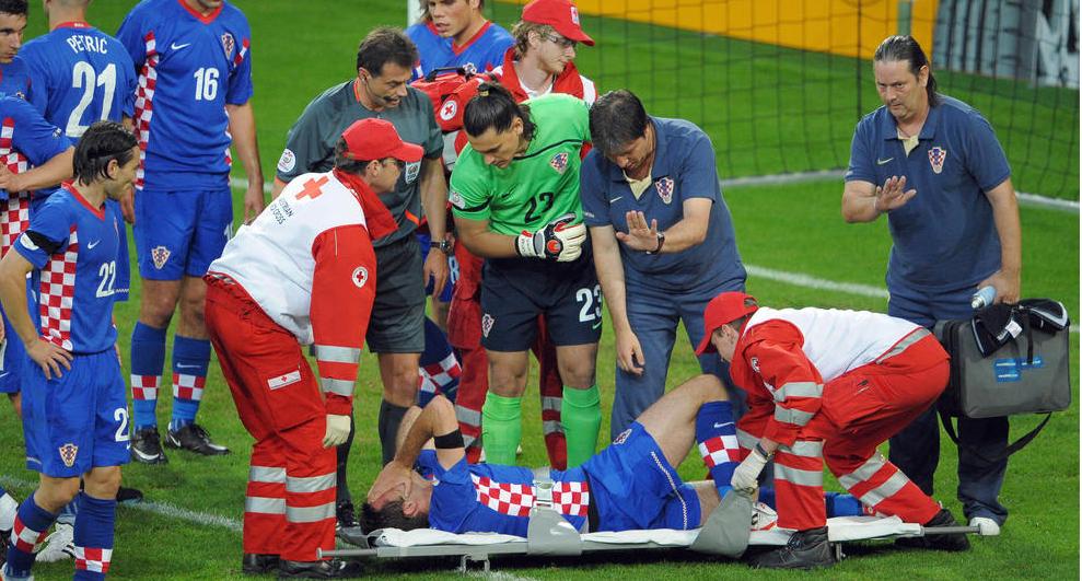[knez+injury.JPG]