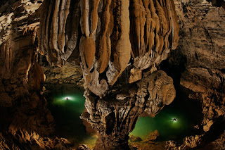 http://1.bp.blogspot.com/_ijf6TLfxL90/TRODXoKZRQI/AAAAAAAAA3Y/anmiEjBRnI4/s1600/01-vietnam-cave-615.jpg