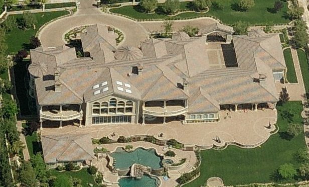 [kingsgatecourt2.bmp]