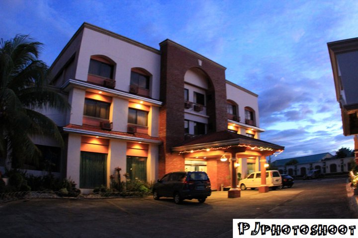 Coco Palace Hotel San Pablo City A Nice Place To Stay In When You Re San Pablo City With 23 Rooms Chinese Restaurant Function Halls Videoke And Music Room