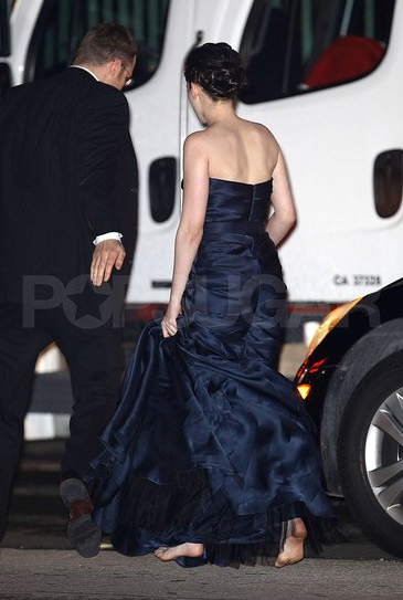 [Photos+of+Kristen+Stewart+Barefoot+at+Vanity+Fair+Oscars+Party_1268081206991.png]