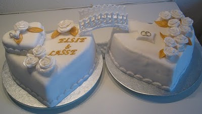 golden wedding cakes