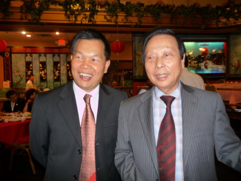 [CC081409A-3.JPG]