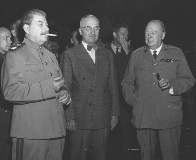 القاذفات الاستراتيجية النفاثة البريطانية  - صفحة 2 The+Allies+at+Potsdam