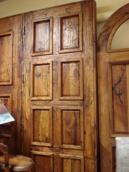 MESQUITE COMPANY SONORA: Puertas para entrada principal de madera de