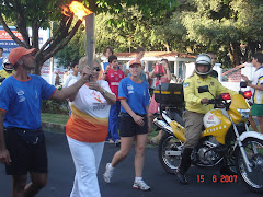 A tocha olímpica (foto amadora de Ernesto)