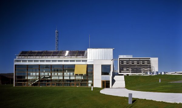 [cener_12.jpg]