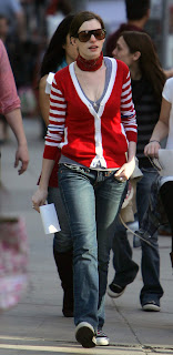 Anne Hathaway And Colab Eyewear Holey Sunglasses On The Bride Wars Set