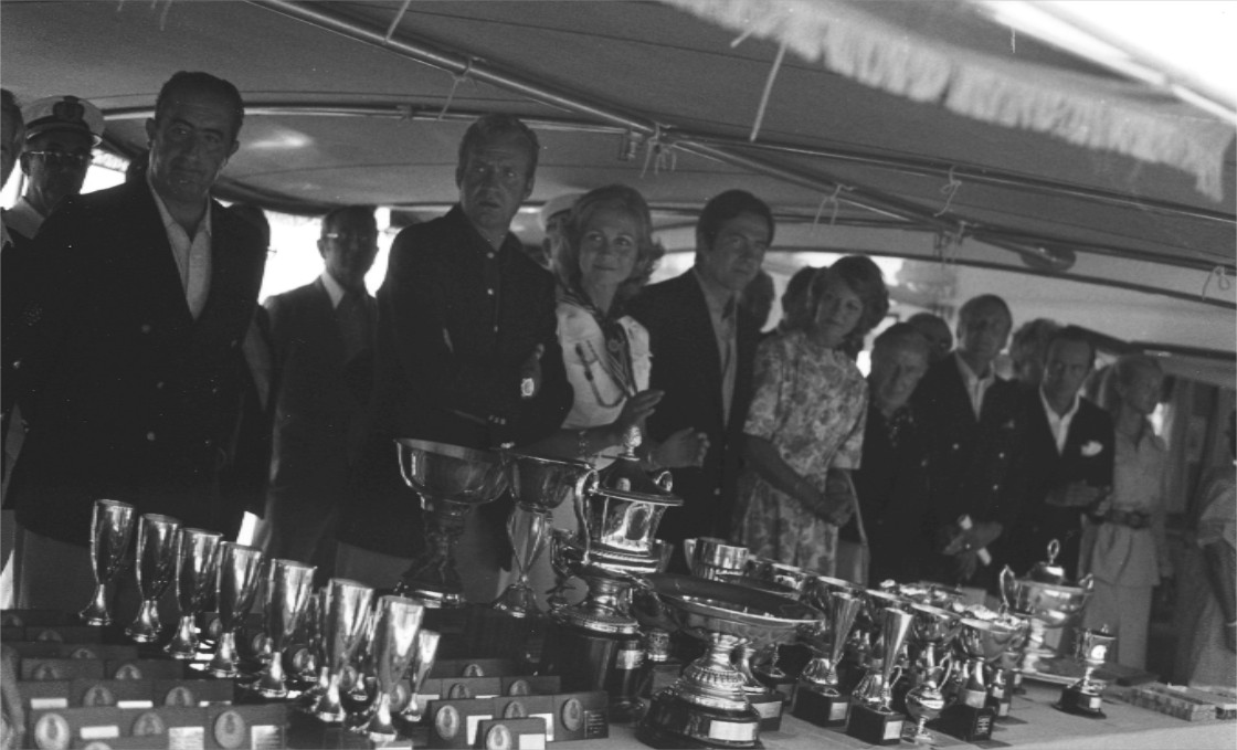 [juan+carlos:+prize+awards.jpg]