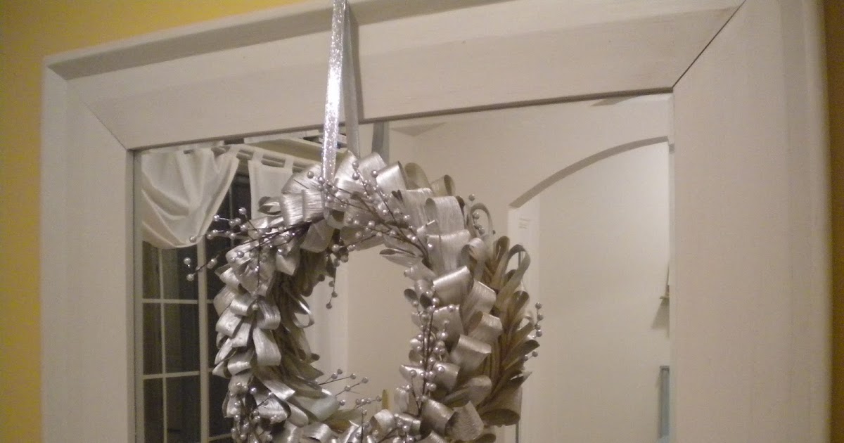 Thrifty Decorating: Christmas Wreath&hellip;.my version