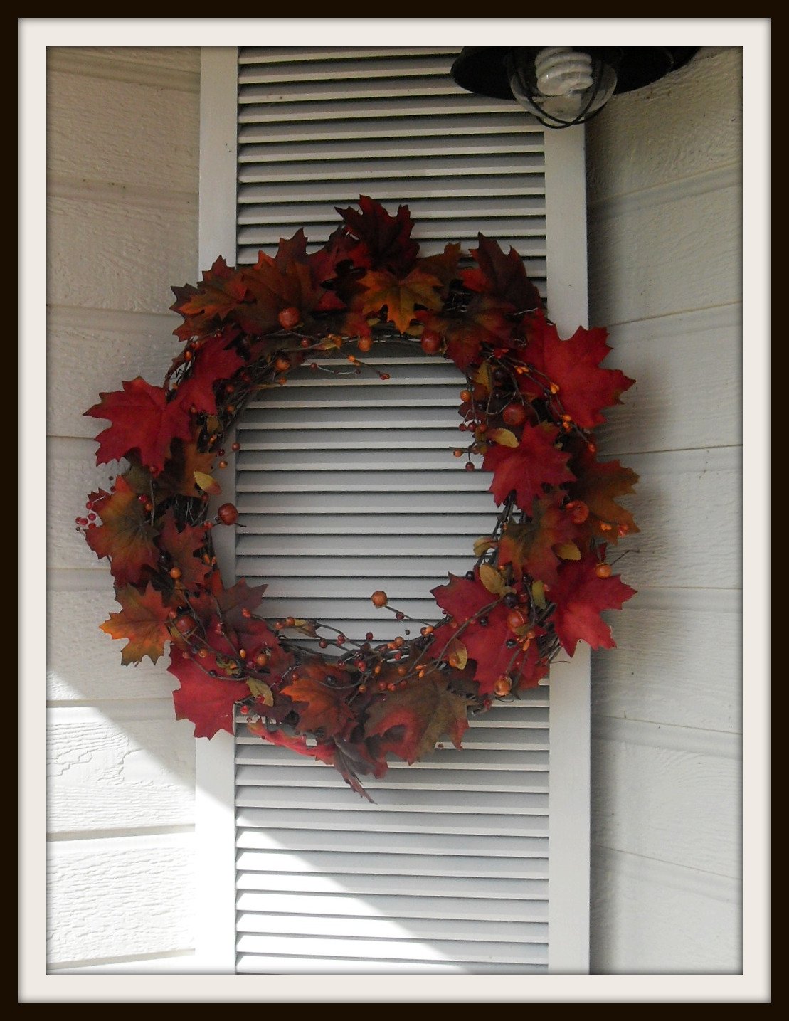 http://1.bp.blogspot.com/_jUbvTxQ7w8I/TKDHQkIAxhI/AAAAAAAAAV8/ao-Vl-UuQqE/s1600/Fall+Wreath.jpg
