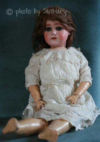 [antique+doll+2+janmary+4w+(Small).jpg]