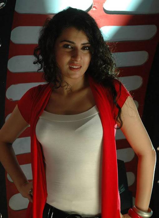 spicy skin of archana actress pics