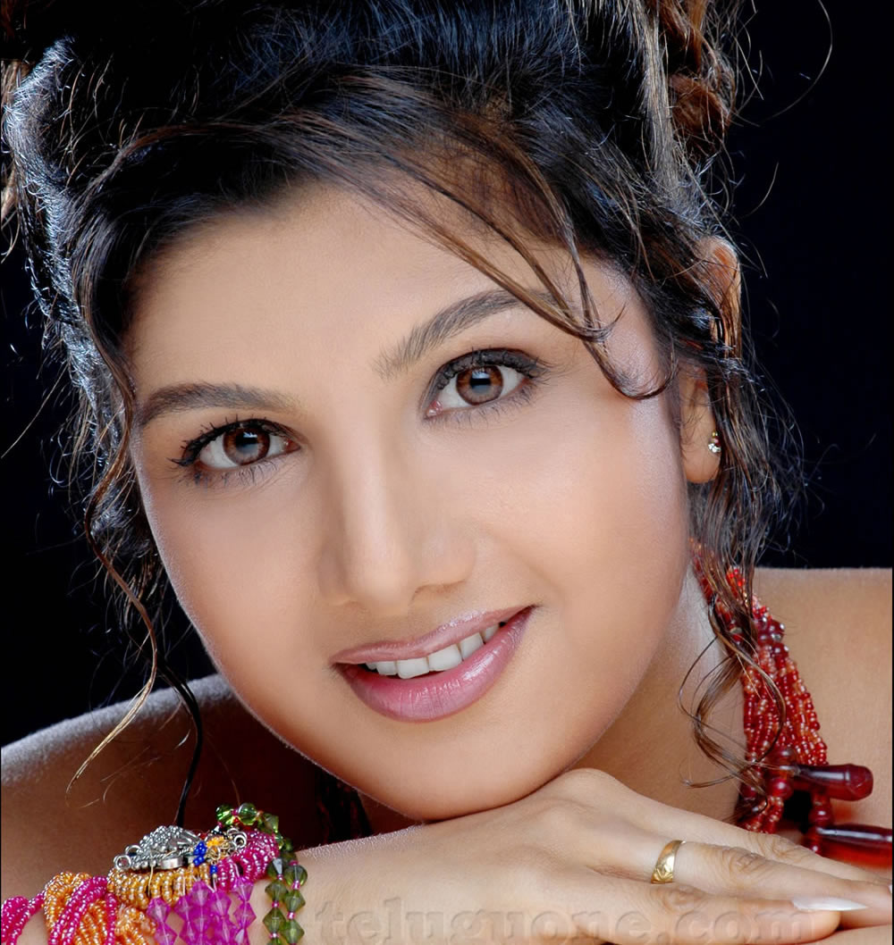Tollywood Entertainment -Movie News,orange Wallpapers,Actress Gossips:  2010-04-18