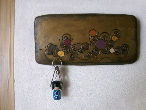 Identidad: Reciclado y Diseño : Llavero de pared