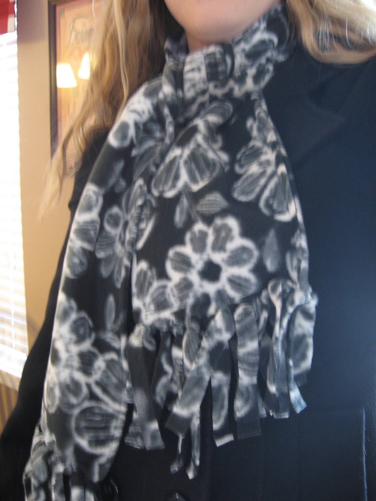 Graceful Little Honey Bee Easy Fleece Tube Scarf Tutorial