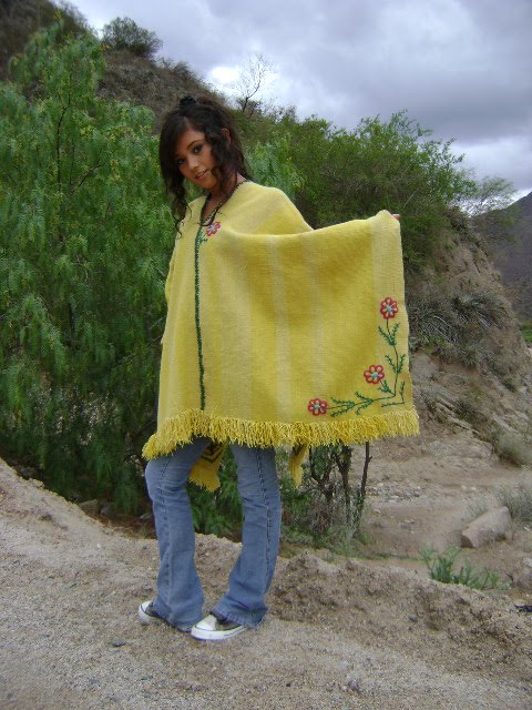 PONCHO CORTO Nº C822 BORDADO - SOLO POR PEDIDO