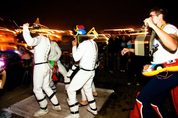 [7731_148293160675_126084825675_3563662_5600023_n.jpg]