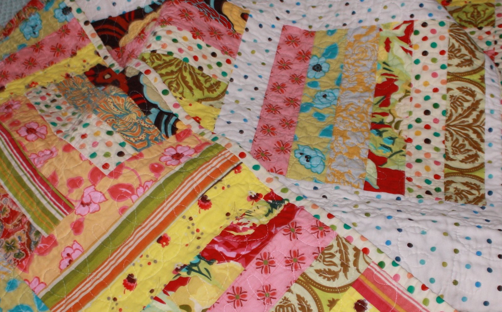 [quilt+along+quilt.JPG]