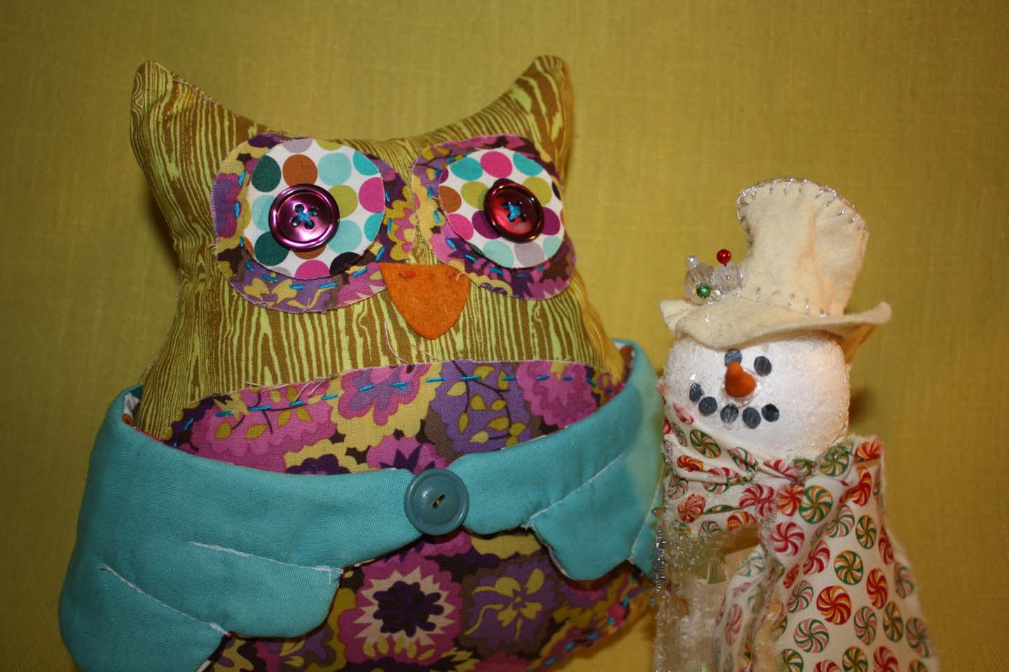 [owl+and+snowman+giveaway.jpg]