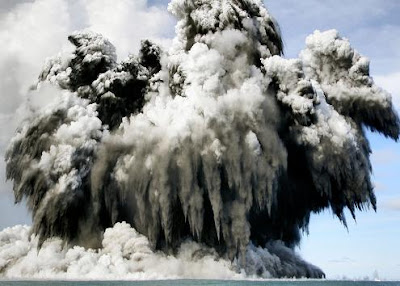 volcán en erupción