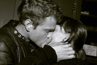 hot kiss, le baiser brulant, photo dominique houcmant, goldo graphisme