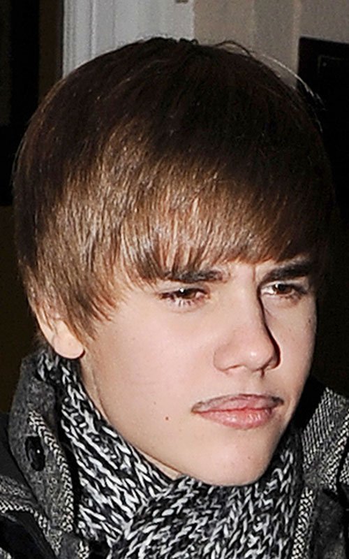 Justin Bieber Fake Tan. justin bieber fake mustache.