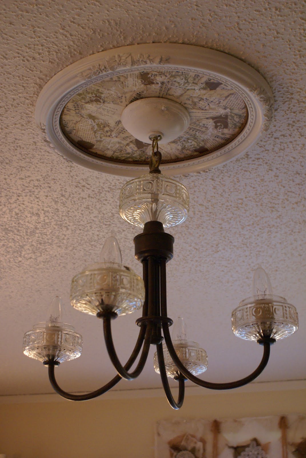 Quill Cottage STUDIO LIGHTING AND DIY CEILING MEDALLION...
