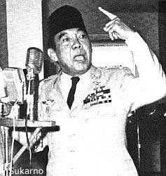 http://1.bp.blogspot.com/_juzyiXd61-4/TBPH7bZiygI/AAAAAAAAAOE/WU7ZfXSq42Y/s320/soekarno.jpg