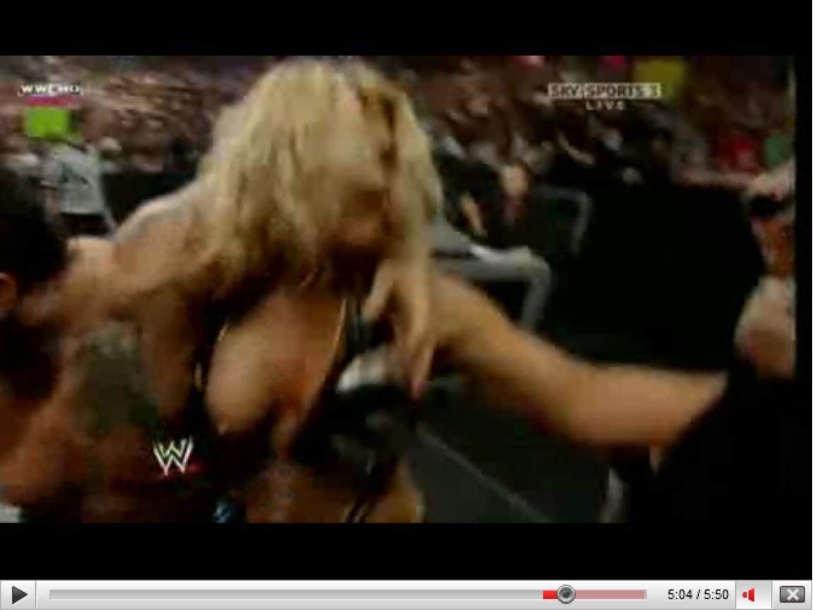 hjsmGEr-I/AAAAAAAABuA/iU17_ra5otE/s1600/beth-phoenix-nip-slip.jpg