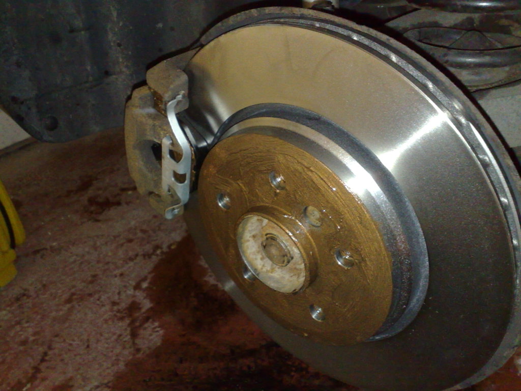 BMW E46 330Ci Rear Brake discs & Pad Replacement.