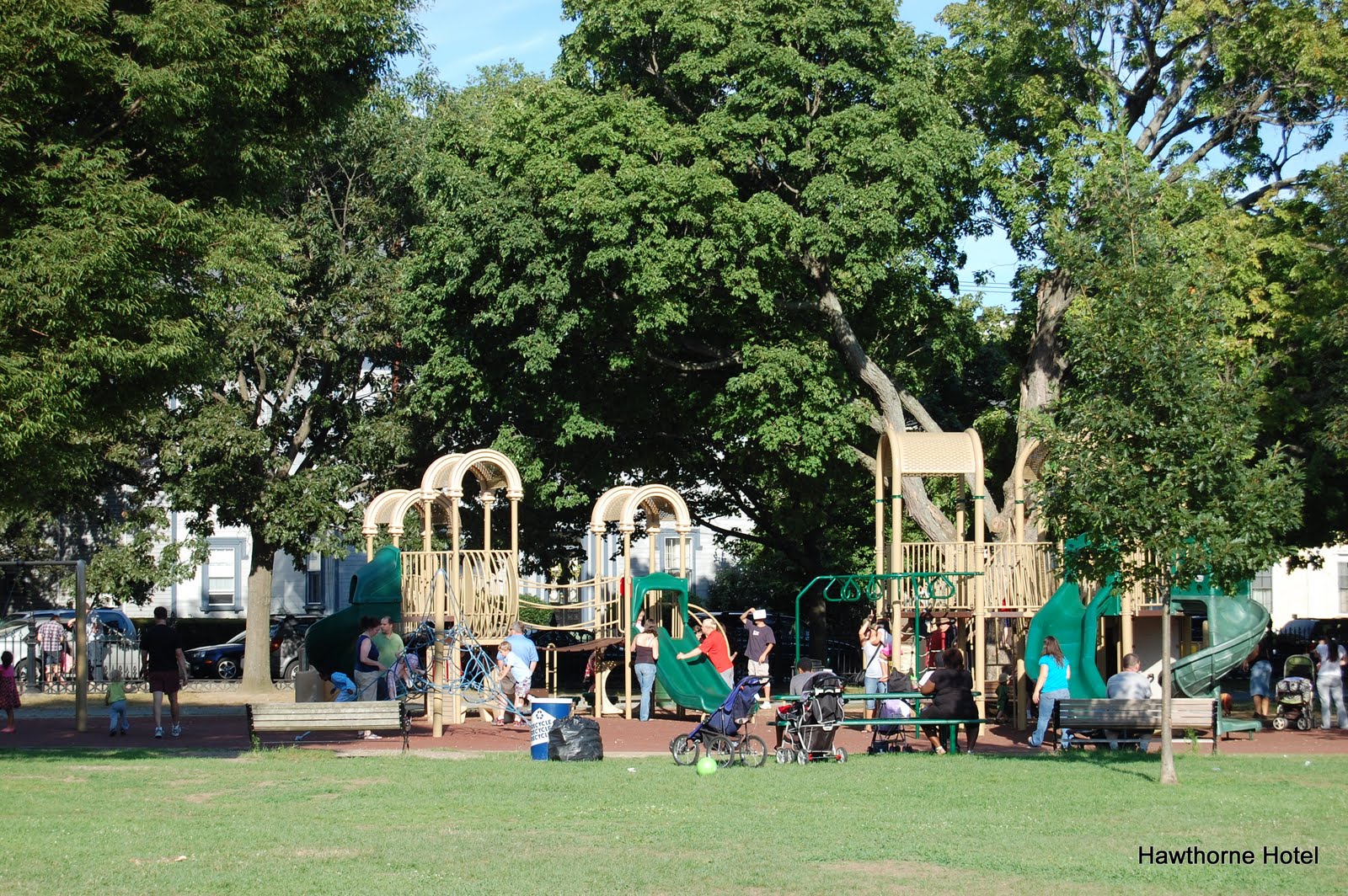 Hotel Star 5 New Playground on Salem Common