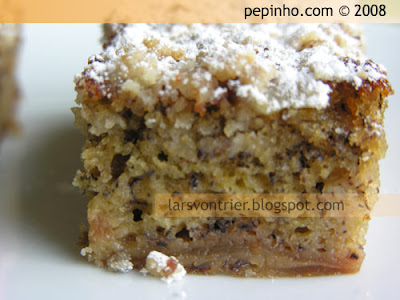 Pastel de plátano con streusel de avellana/almendra al cardamomo