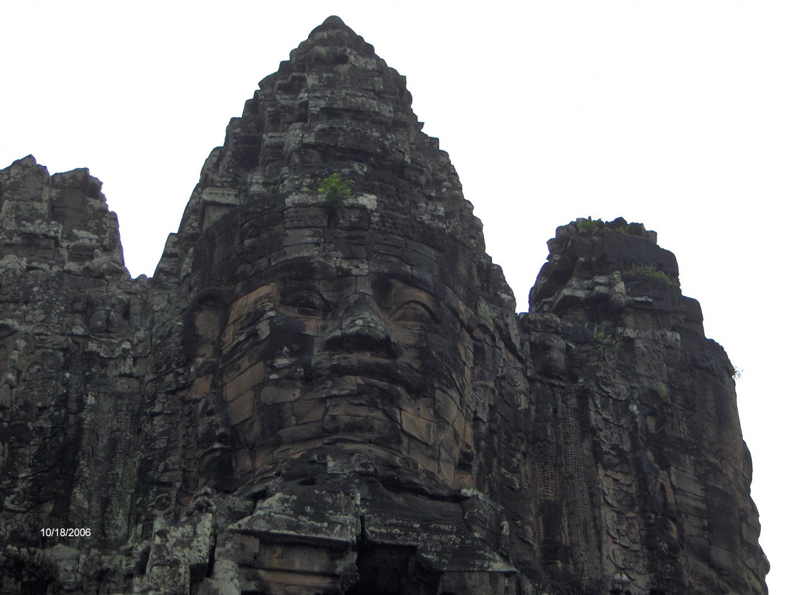 [Angkor+-+Angkor+Thom+-+Porte+aux+Ã©lÃ©phants+2.jpg]