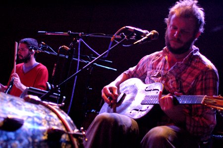 [bon_iver-bowery08-11[1].jpg]