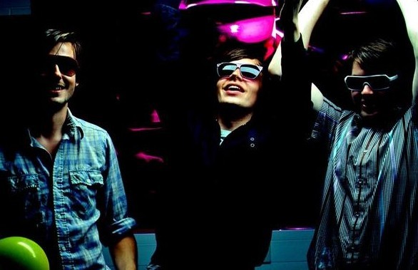 [friendlyfires[1].jpg]