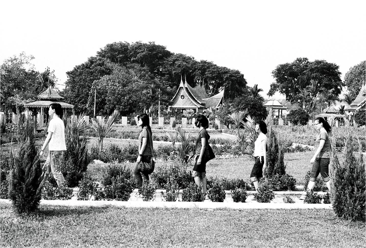 [19+menanti+courtyard.JPG]