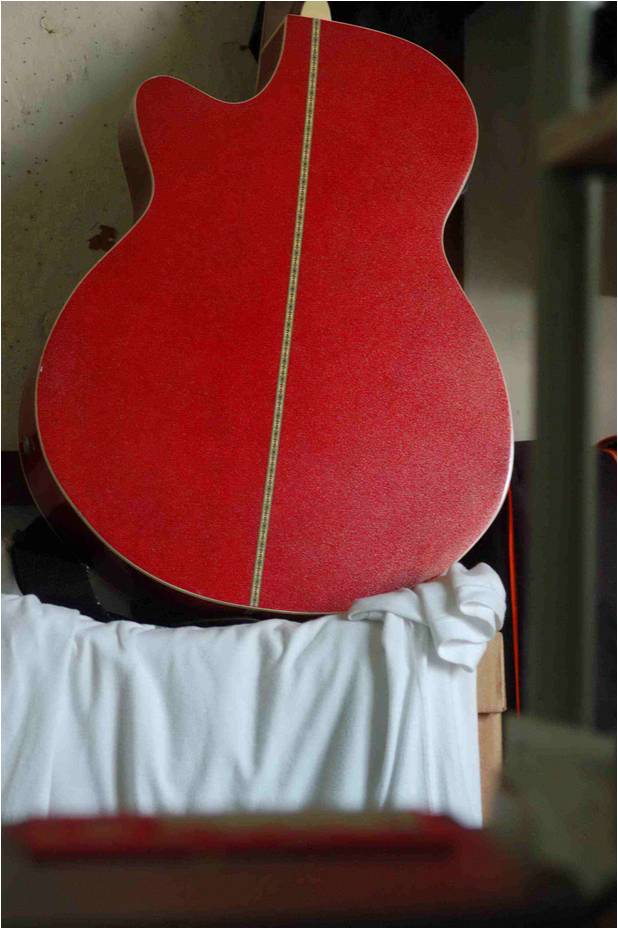 [04+guitar.JPG]