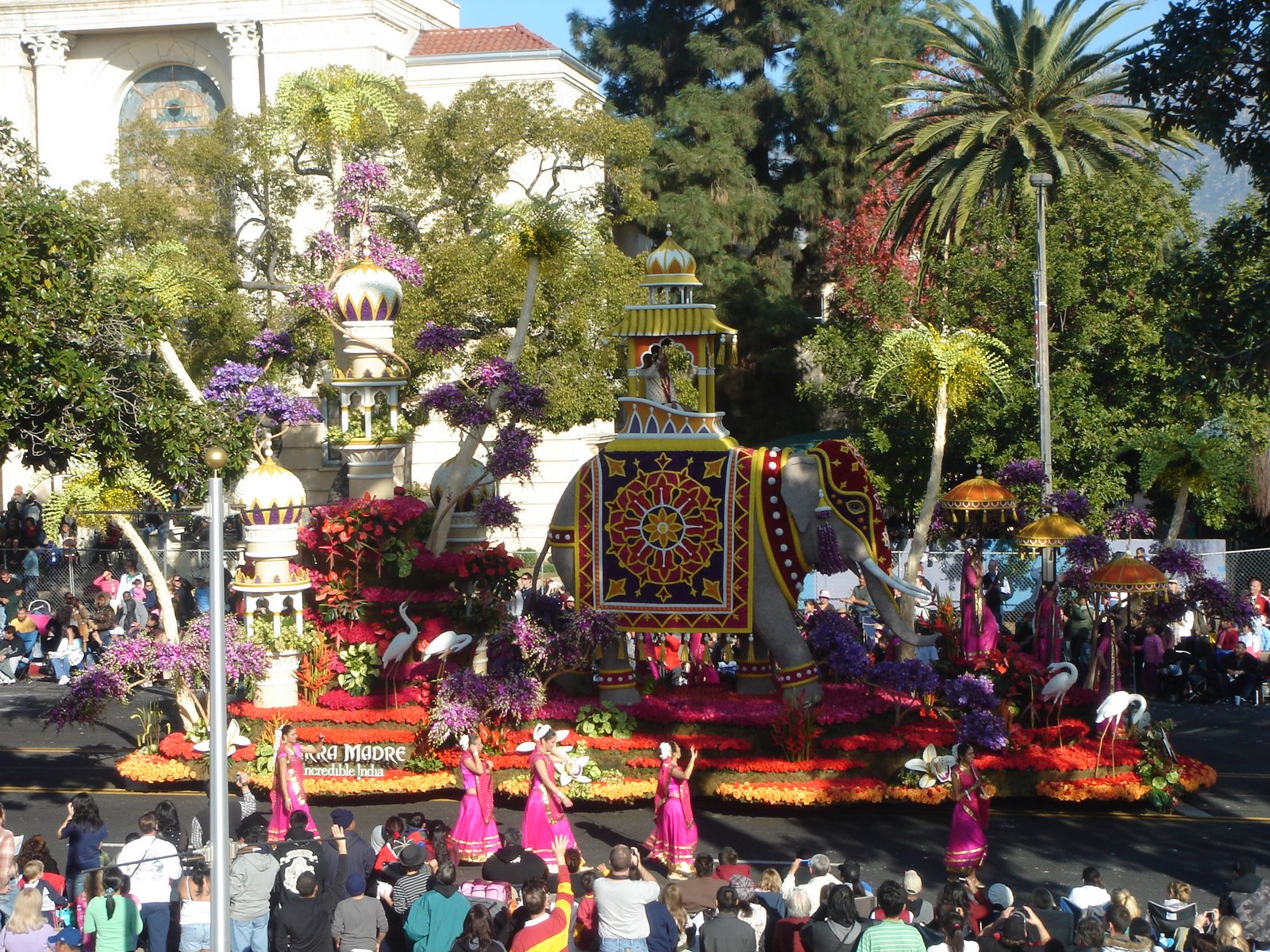 [Parade+Float.JPG]