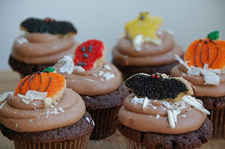 green prairie bakery halloween cupcakes | simple pretty