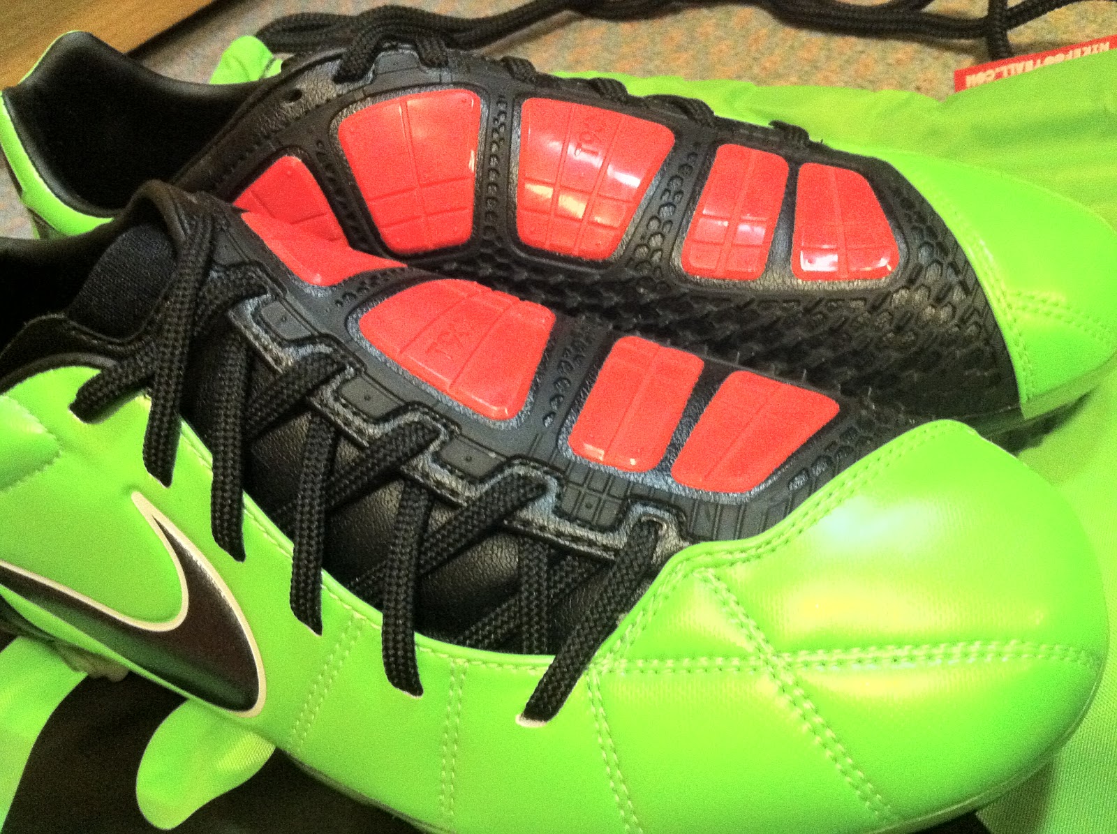 nike total 90 laser iii pink