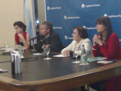 Presentación de "Pájaros rojos" en la Legislatura porteña