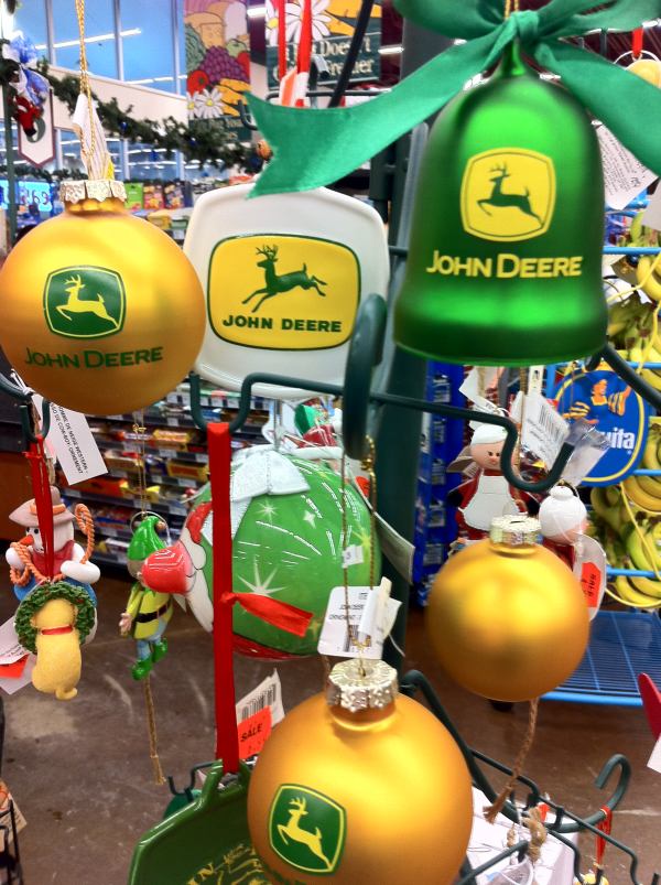 mackalski on marketing: Reigning in Christmas with Deere. The new Rudolph.