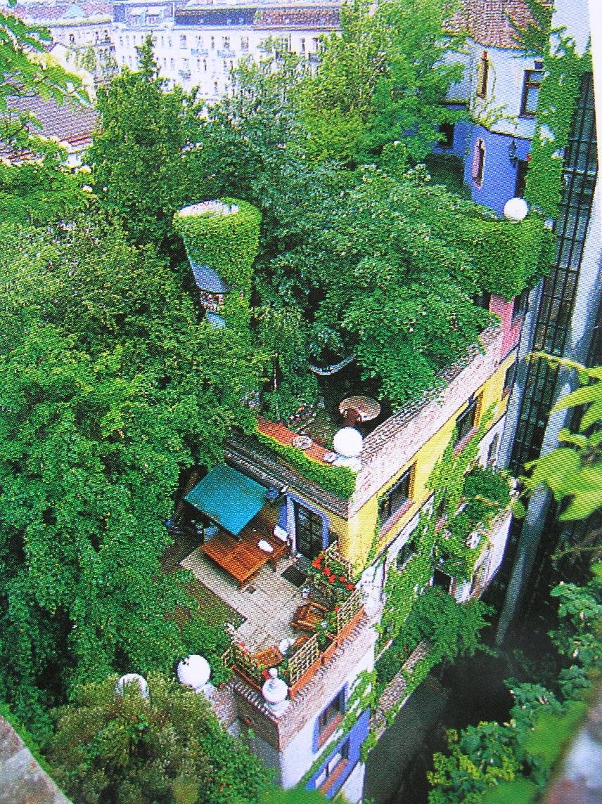 [hundertwasser_haus_med.JPG]
