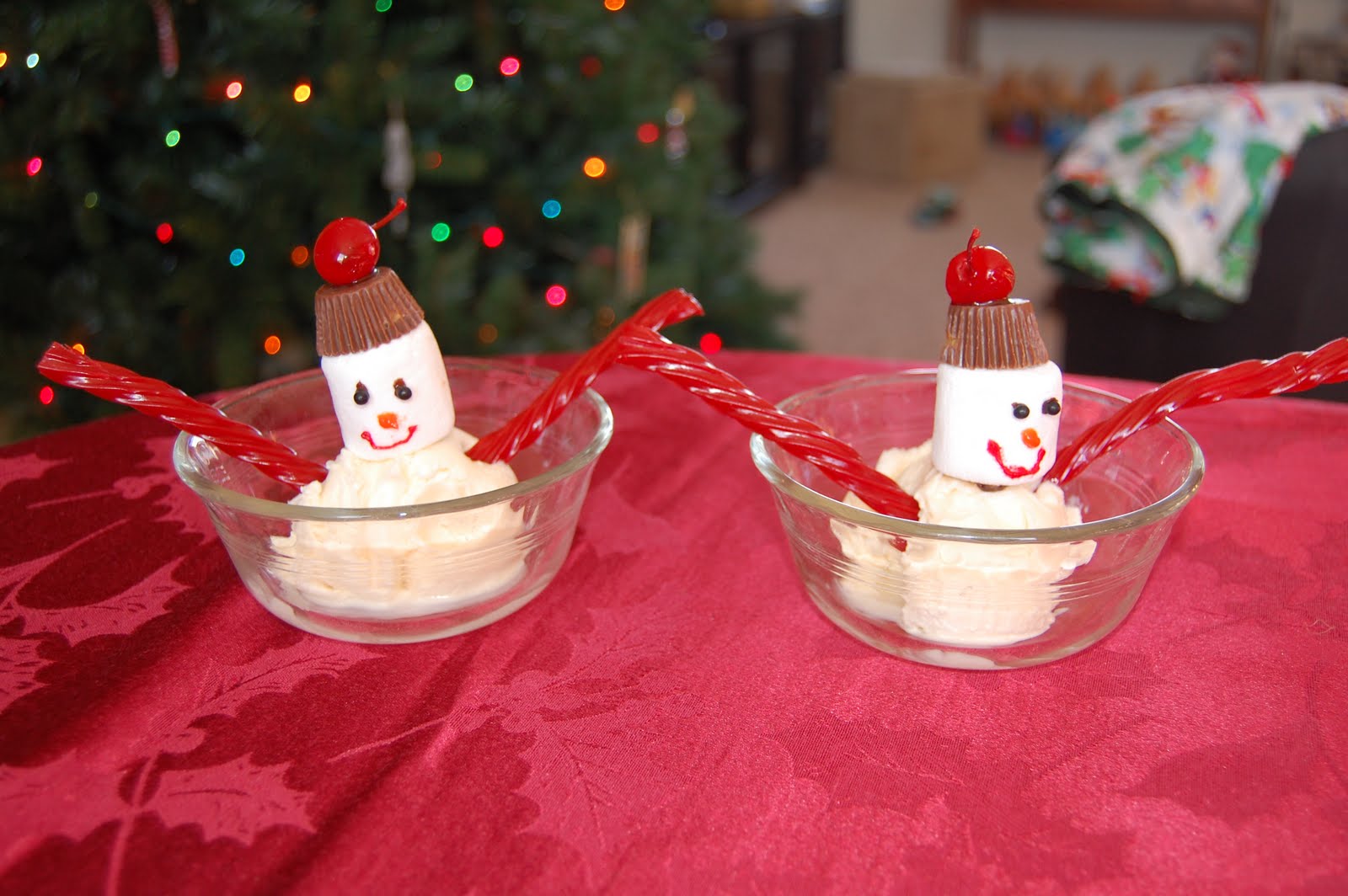 Homemade Happiness Snowman Ice Cream Treats