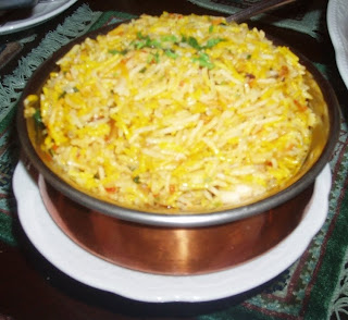 نقره لتكبير أو تصغير الصورة ونقرتين لعرض الصورة في صفحة مستقلة بحجمها الطبيعي